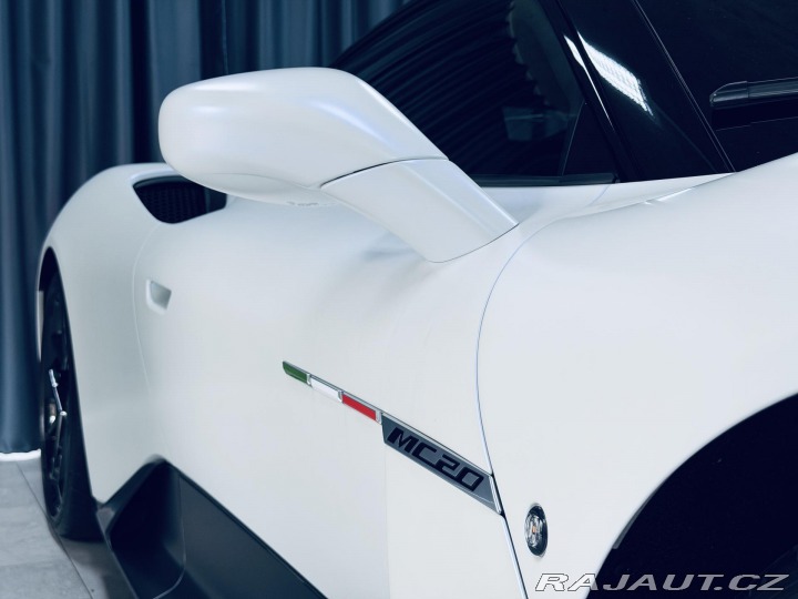 Maserati MC20 NOVITEC Bianco REZERVACE 2021
