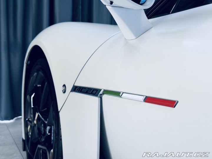 Maserati MC20 NOVITEC Bianco REZERVACE 2021