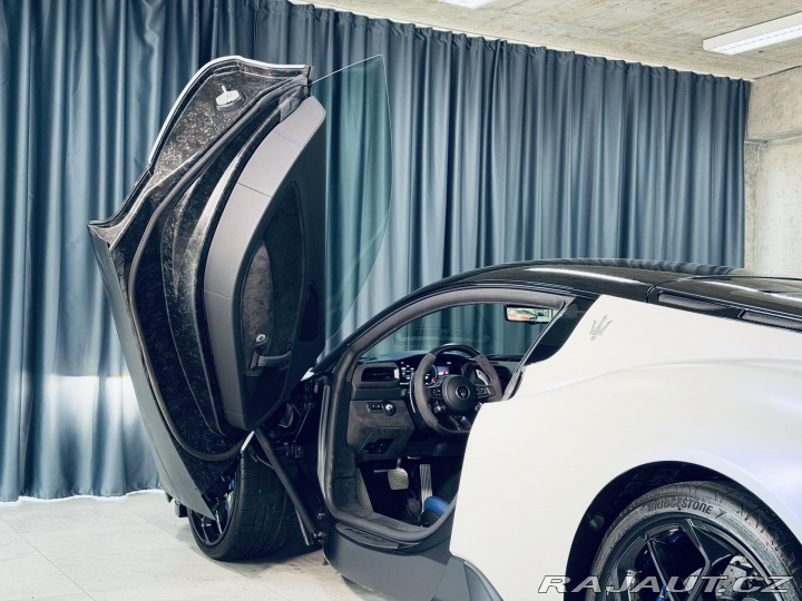 Maserati MC20 NOVITEC Bianco REZERVACE 2021