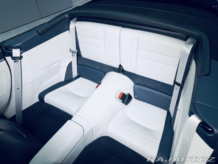 Porsche 911 992.2*CABRIO*CHRONO*ZÁRUK 2025