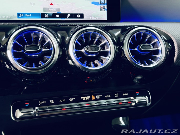 Mercedes-Benz CLA 200d*ZÁRUKA*PANO*KEYLESS* 2022