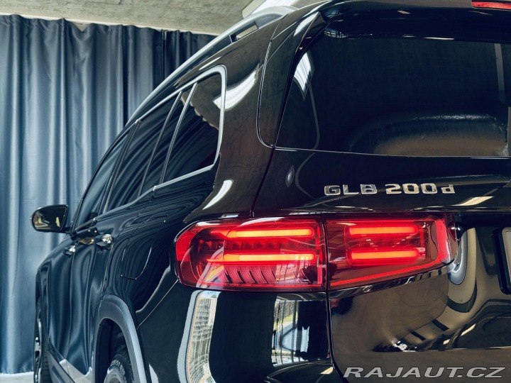 Mercedes-Benz GLB 200d*4M*PANO*ZÁRUKA*360 2024