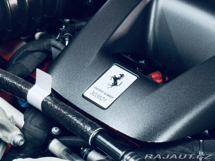 Ferrari Purosangue Carbon Ext.+Int. Rosso Ma 2025