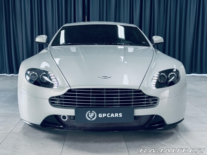 Aston Martin V8 Vantage 4.7L V8 2013