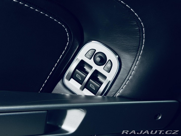 Aston Martin V8 Vantage 4.7L V8 2013