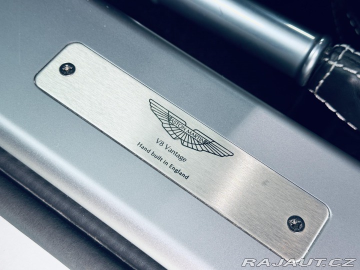 Aston Martin V8 Vantage 4.7L V8 2013