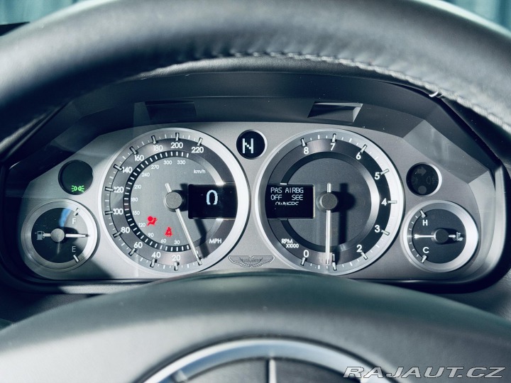 Aston Martin V8 Vantage 4.7L V8 2013