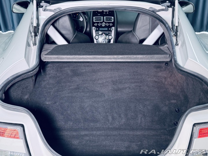 Aston Martin V8 Vantage 4.7L V8 2013