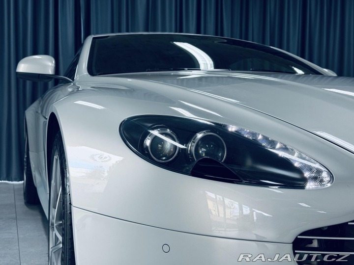 Aston Martin V8 Vantage 4.7L V8 2013