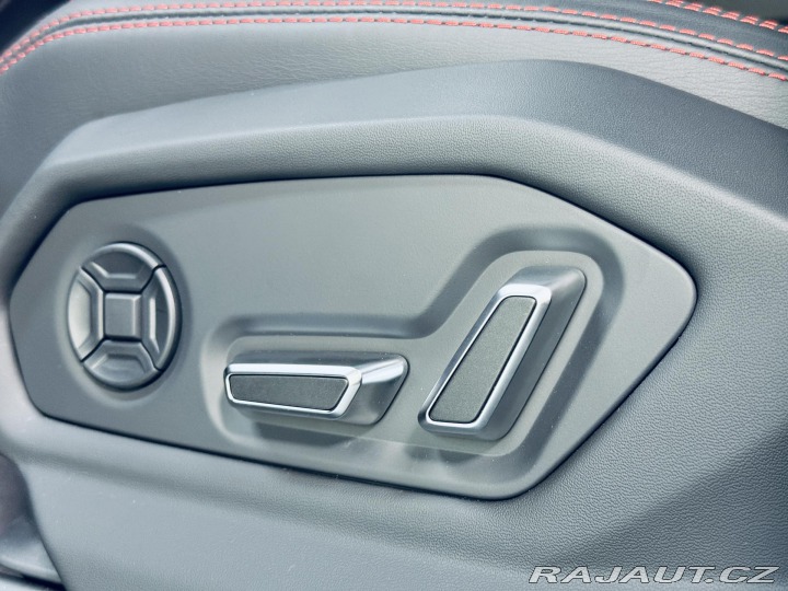 Lamborghini Urus SE*NOVÉ*MAT*AKRAPOVIC* 2025