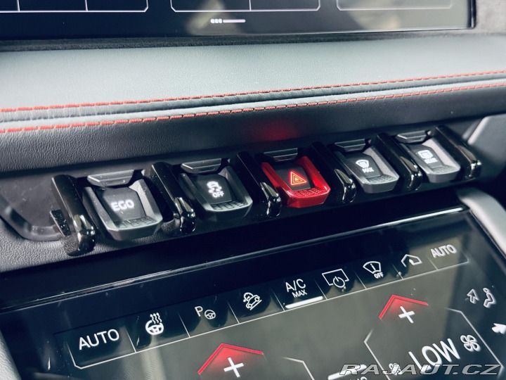 Lamborghini Urus SE*NOVÉ*MAT*AKRAPOVIC* 2025