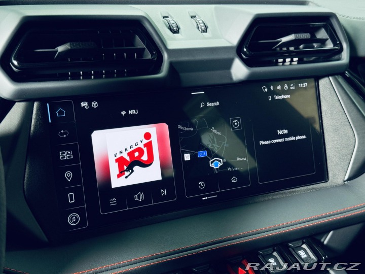 Lamborghini Urus SE*NOVÉ*MAT*AKRAPOVIC* 2025