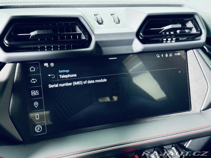 Lamborghini Urus SE*NOVÉ*MAT*AKRAPOVIC* 2025