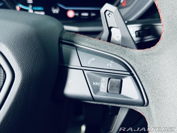 Lamborghini Urus SE*NOVÉ*MAT*AKRAPOVIC* 2025