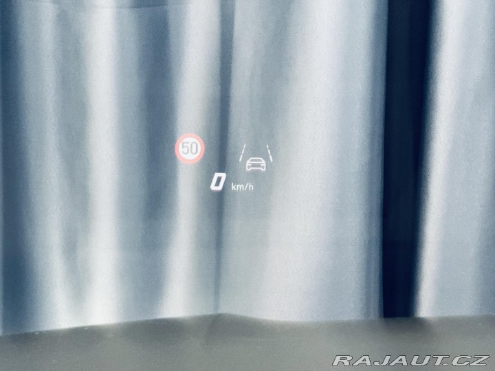 Lamborghini Urus SE*NOVÉ*MAT*AKRAPOVIC* 2025