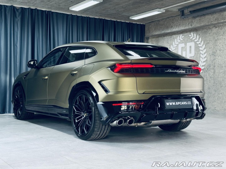 Lamborghini Urus SE*NOVÉ*MAT*AKRAPOVIC* 2025