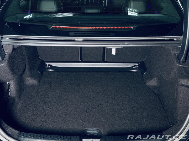 Mercedes-Benz E 4M*NEZ.TOP*NAPPA*ZÁR*AIR* 2024