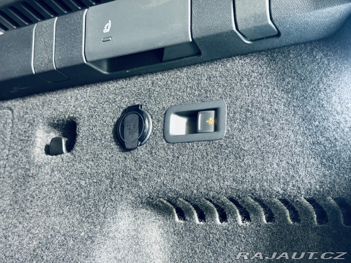 Škoda Kodiaq Sport-Line*142kw*4M*ZÁR.5 2025