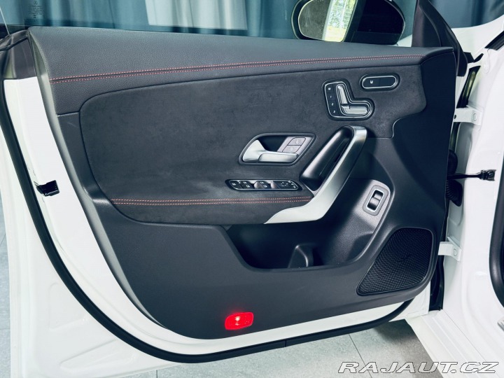 Mercedes-Benz CLA 180*AMG*KEYLESS*KAMERA*CZ 2023