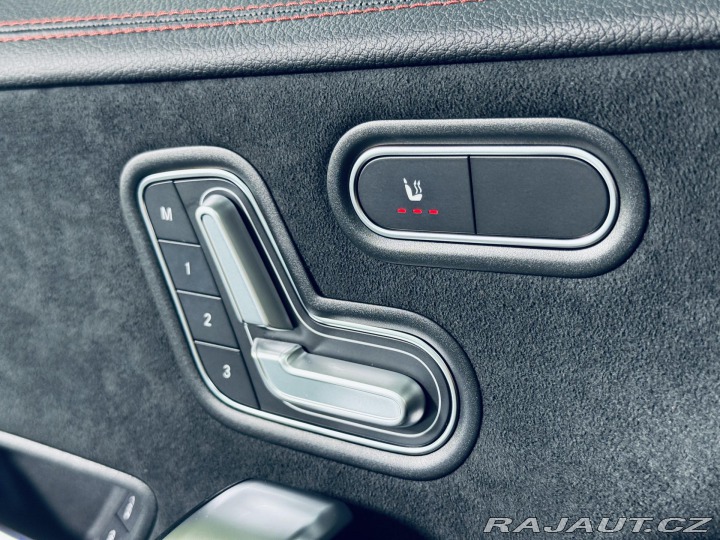 Mercedes-Benz CLA 180*AMG*KEYLESS*KAMERA*CZ 2023