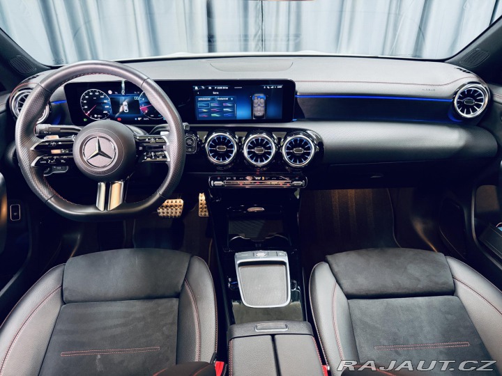 Mercedes-Benz CLA 180*AMG*KEYLESS*KAMERA*CZ 2023
