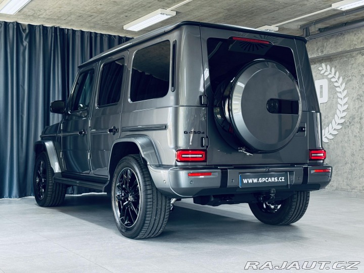 Mercedes-Benz G 450d AMG Night Masáže Taž 2025