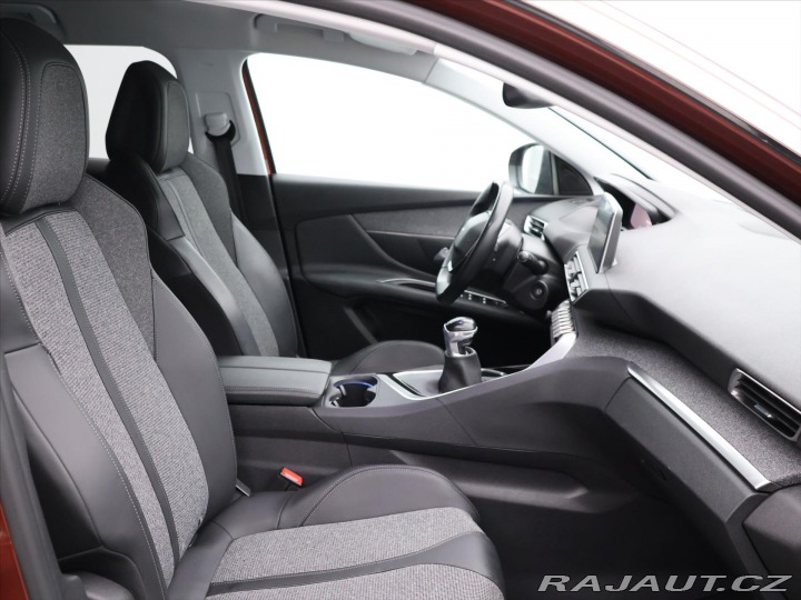Peugeot 3008 1,5 HDi 96kW Allure CZ 2019