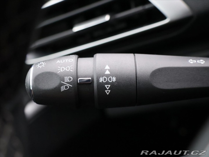 Peugeot 3008 1,5 HDi 96kW Allure CZ 2019