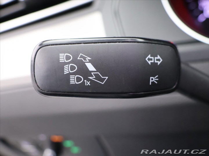 Volkswagen Passat 1,6 TDI LED Navi ACC 1.Ma 2015