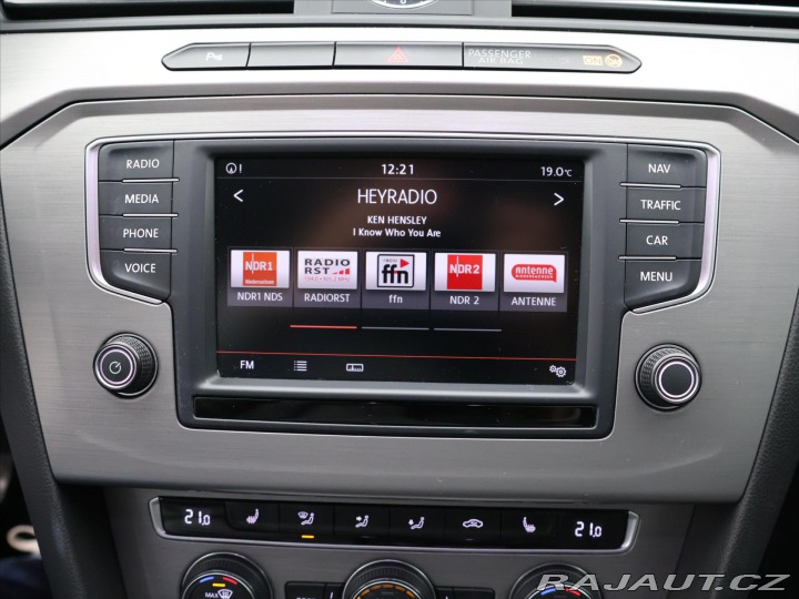 Volkswagen Passat 1,6 TDI LED Navi ACC 1.Ma 2015