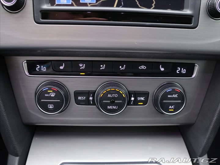 Volkswagen Passat 1,6 TDI LED Navi ACC 1.Ma 2015