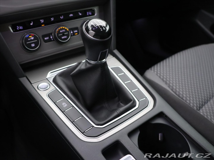 Volkswagen Passat 1,6 TDI LED Navi ACC 1.Ma 2015