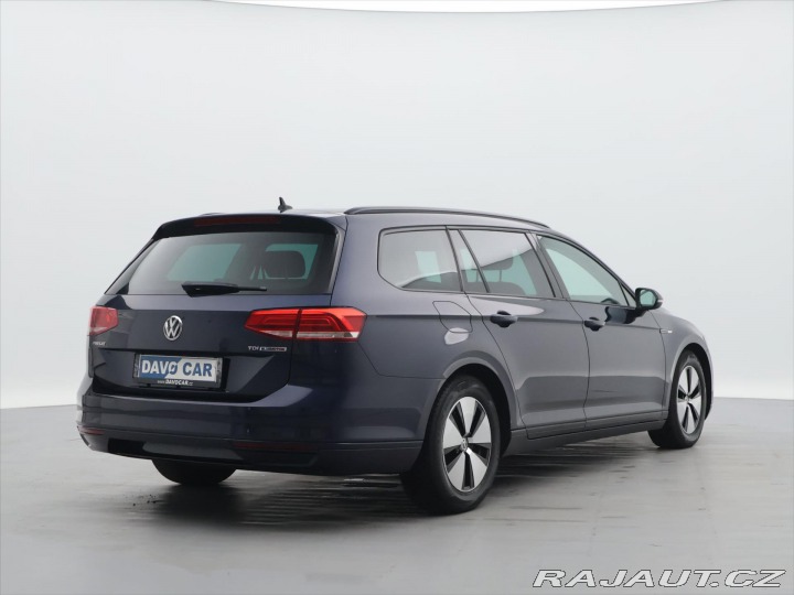 Volkswagen Passat 1,6 TDI LED Navi ACC 1.Ma 2015