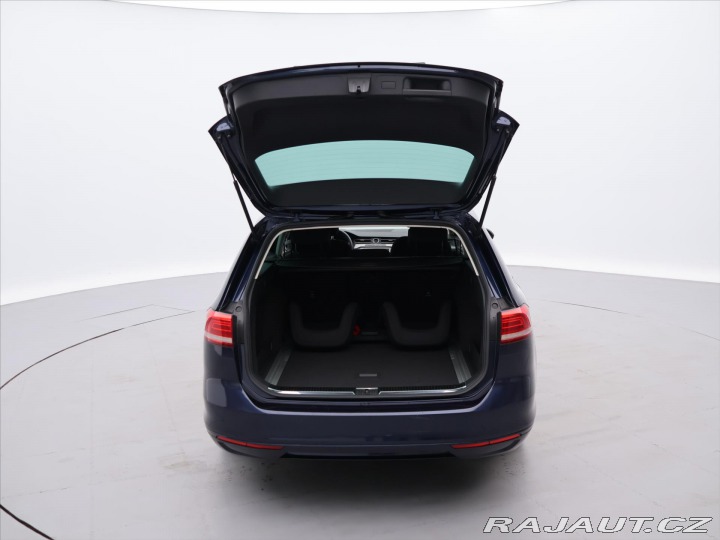 Volkswagen Passat 1,6 TDI LED Navi ACC 1.Ma 2015