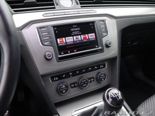 Volkswagen Passat 1,6 TDI LED Navi ACC 1.Ma 2015
