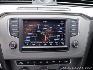 Volkswagen Passat 1,6 TDI LED Navi ACC 1.Ma 2015