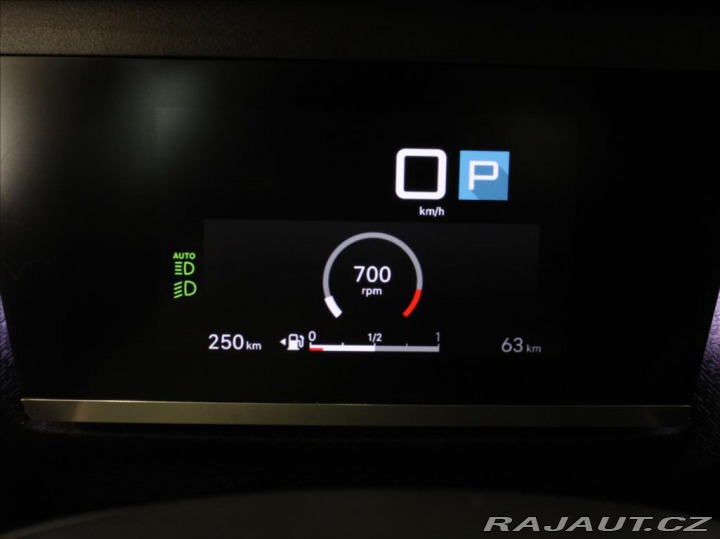 Citroën C4 1,2 PT AT Shine PANO.Nové 2023