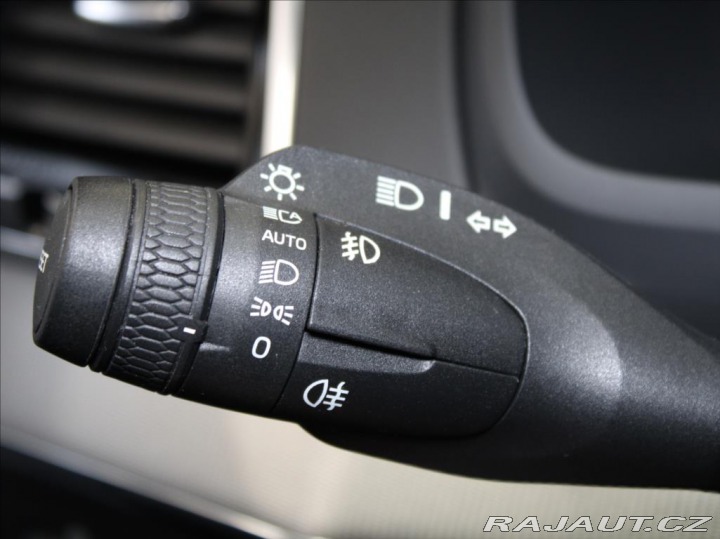 Volvo XC90 2,0 B5 R Vzduch B&W 7 2021