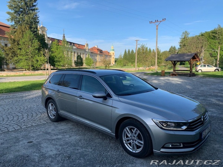 Volkswagen Passat 2,0   110kW MANUÁL, DIGI, 2015
