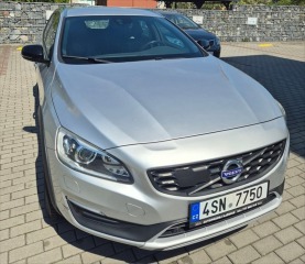 Volvo V60 2,4   Cross Country D