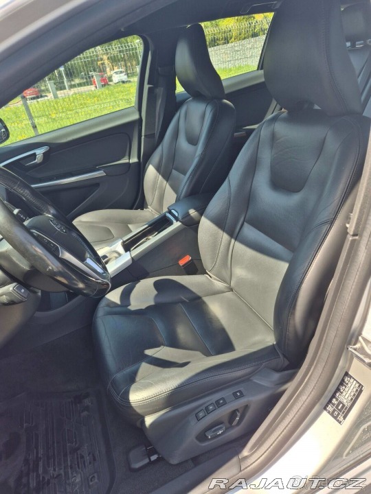 Volvo V60 2,4   Cross Country D 2016