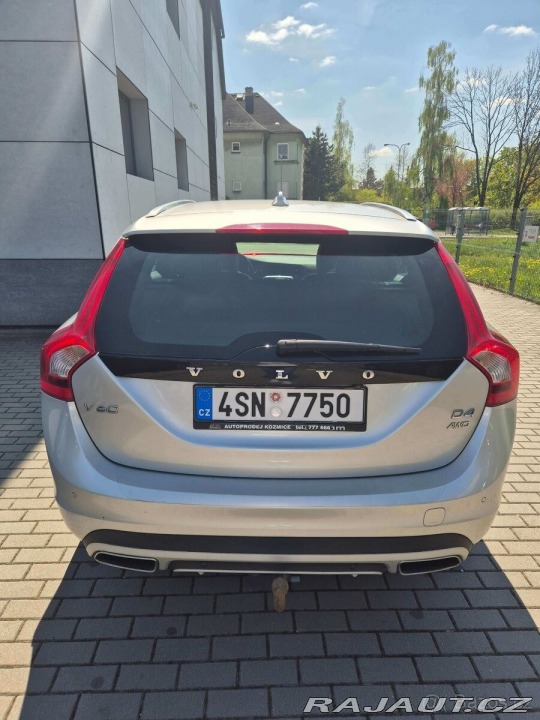Volvo V60 2,4   Cross Country D 2016