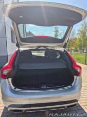 Volvo V60 2,4 Cross Country D 2016