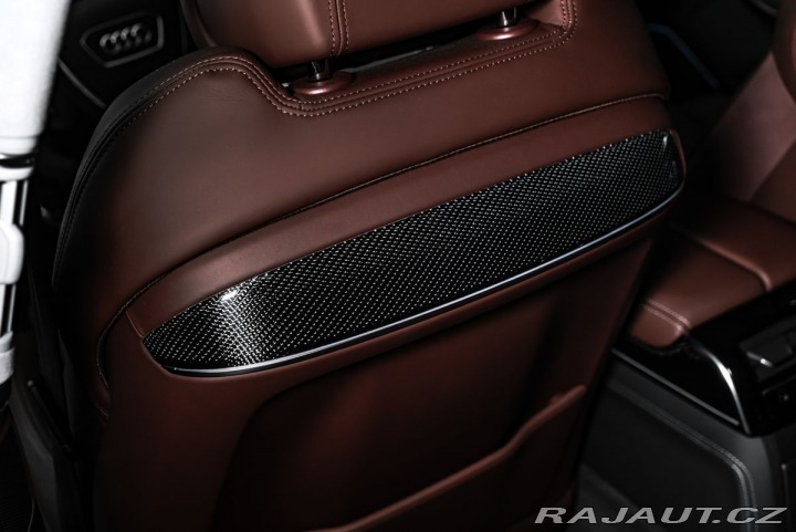Audi S8 Exclusive masáže Pano HuD 2025
