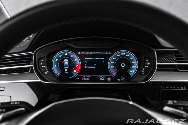 Audi S8 Exclusive masáže Pano HuD 2025