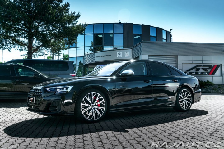 Audi S8 Exclusive masáže Pano HuD 2025