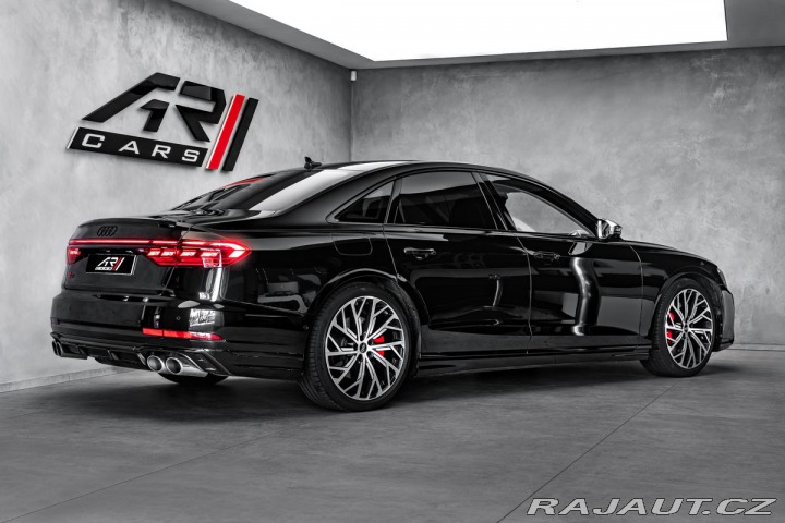 Audi S8 Exclusive masáže Pano HuD 2025