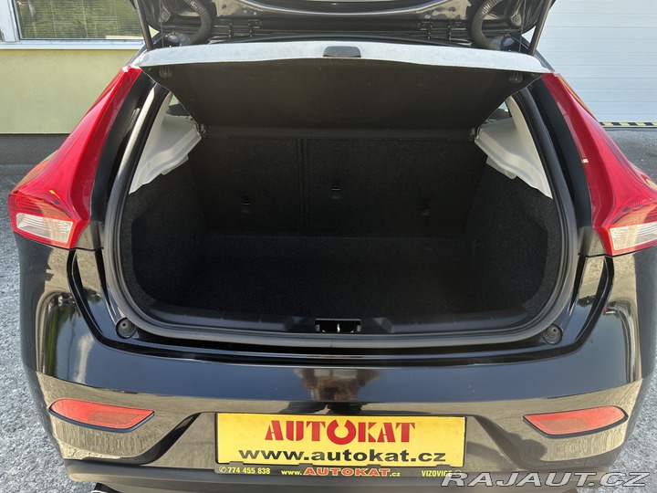 Volvo V40 2.0D 110kW/Automat/Výhřev 2013