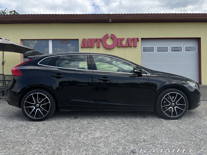 Volvo V40 2.0D 110kW/Automat/Výhřev 2013