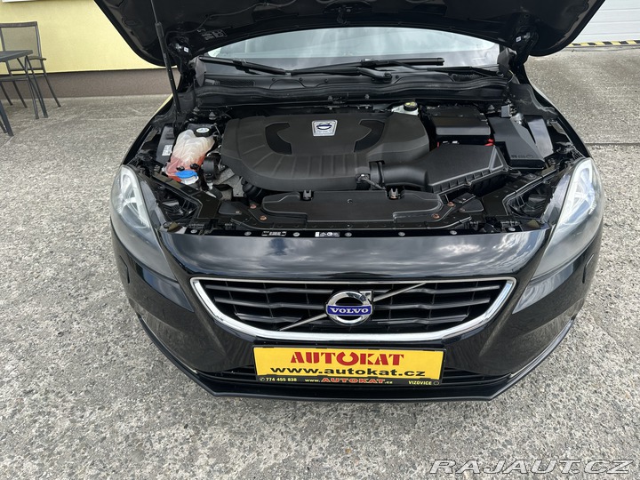 Volvo V40 2.0D 110kW/Automat/Výhřev 2013